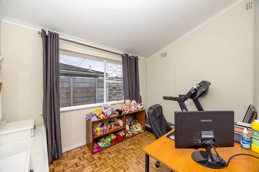 To Let 4 Bedroom Property for Rent in Townsend Estate Western Cape